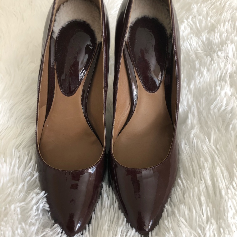 Uggs Burgundy Pumps
